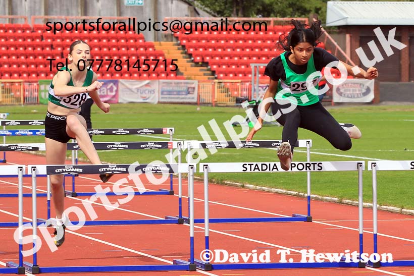 Hurdles, 2024 Gateshead Tartan Games.  Photo: David T. Hewitson/Sports for All Pics